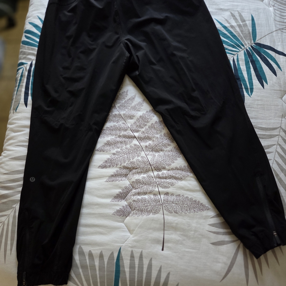 lululemon Womemn's Black Joggers
